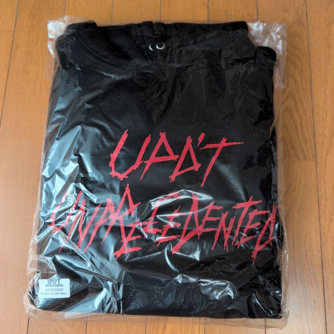 UPD'T 黒パーカー
