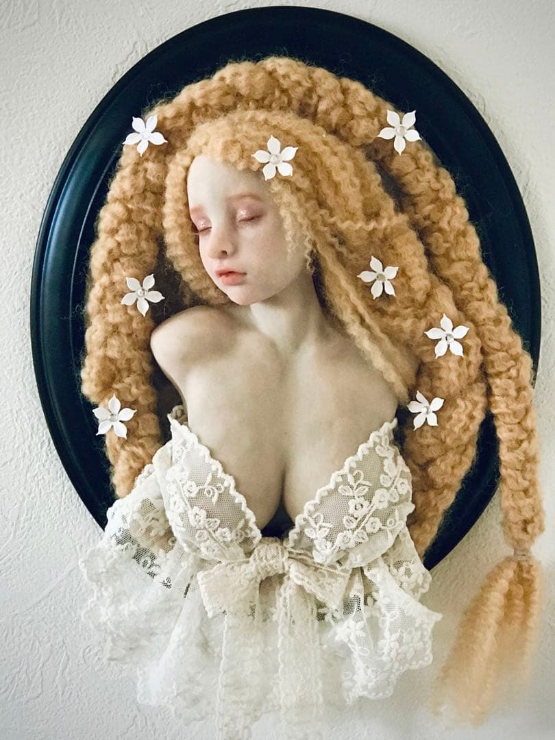 壁掛けオブジェ【柔らかい少女A】