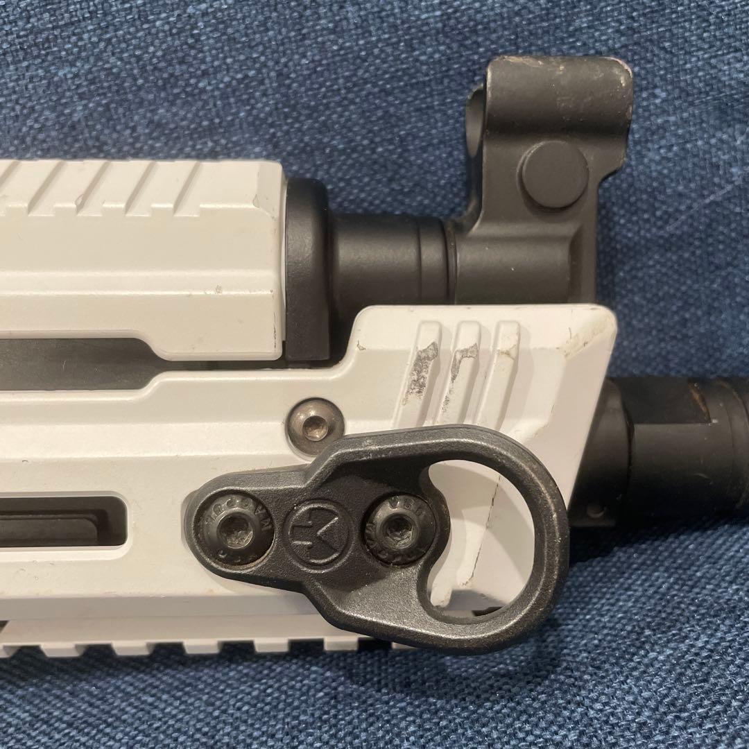 次世代電動ガン ホワイトストーム　 マガジン2本付き