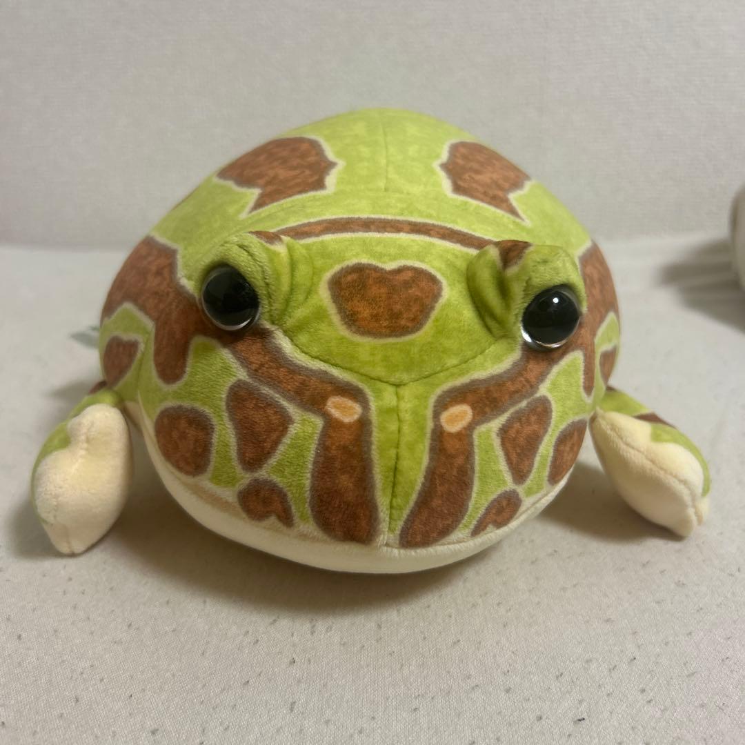 カエル型ぬいぐるみ