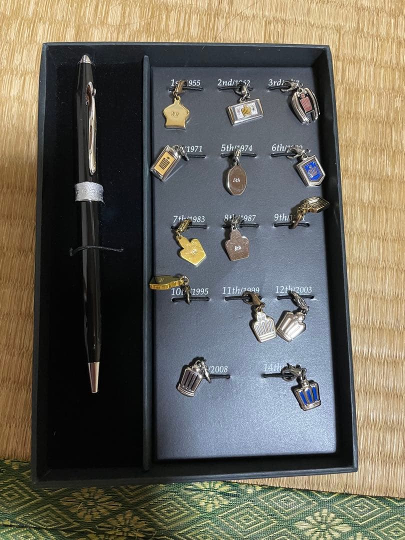 CROWN ボールペンとチャームセット　クラウン　※新品だけど外箱に傷あり