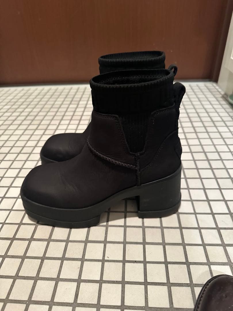 UGG Moxy Chelsea モクシーチェルシー ブーツ