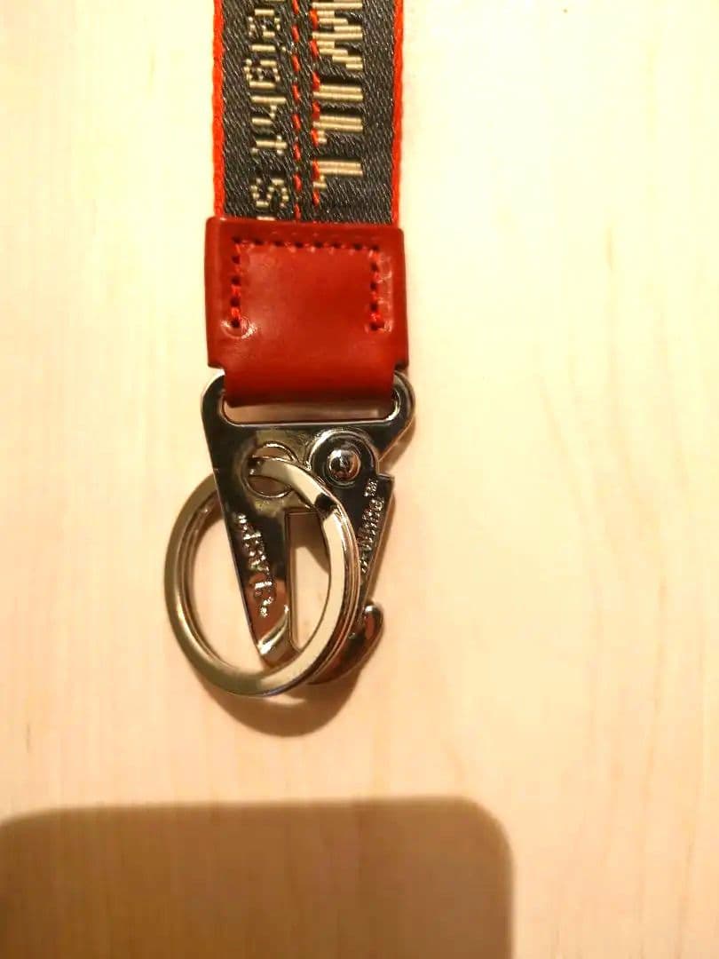 OFF-WHITE オフホワイト　ネックストラップ　ネックホルダー　未使用に近い