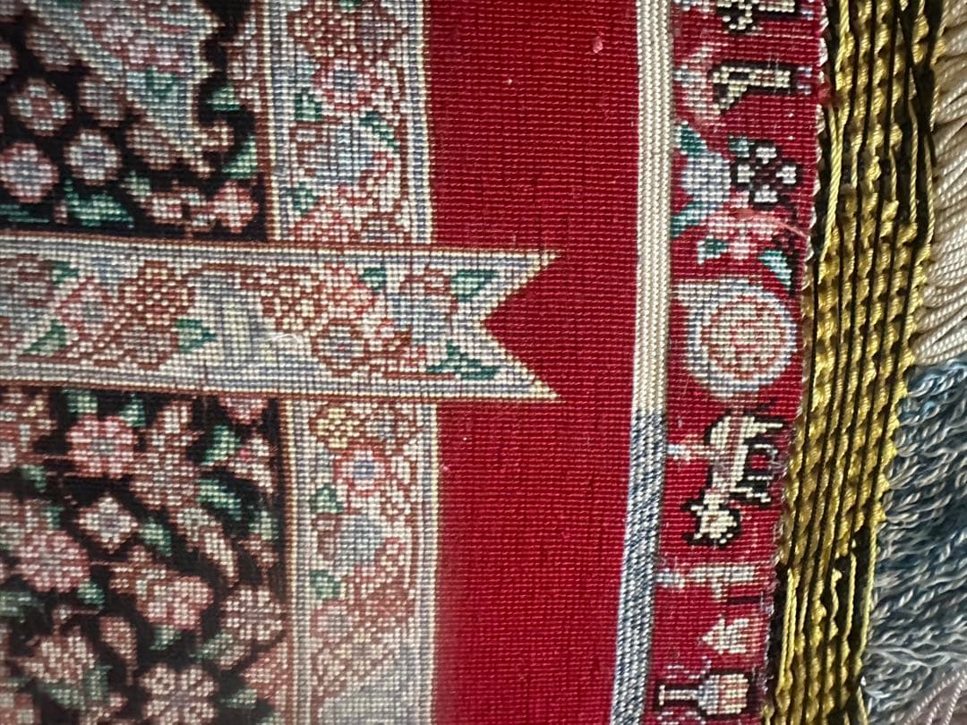 イラン製絨毯　赤