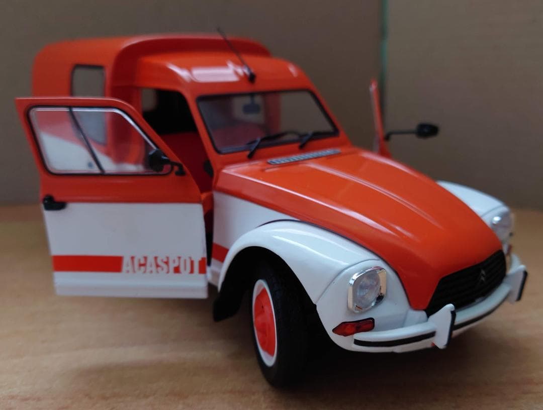 1/18 シトロエン アカディアーヌ 1984 Citroen Acadiane