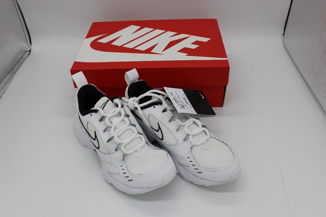 Nike トレーニングシューズ ホワイト 新品タグ付き