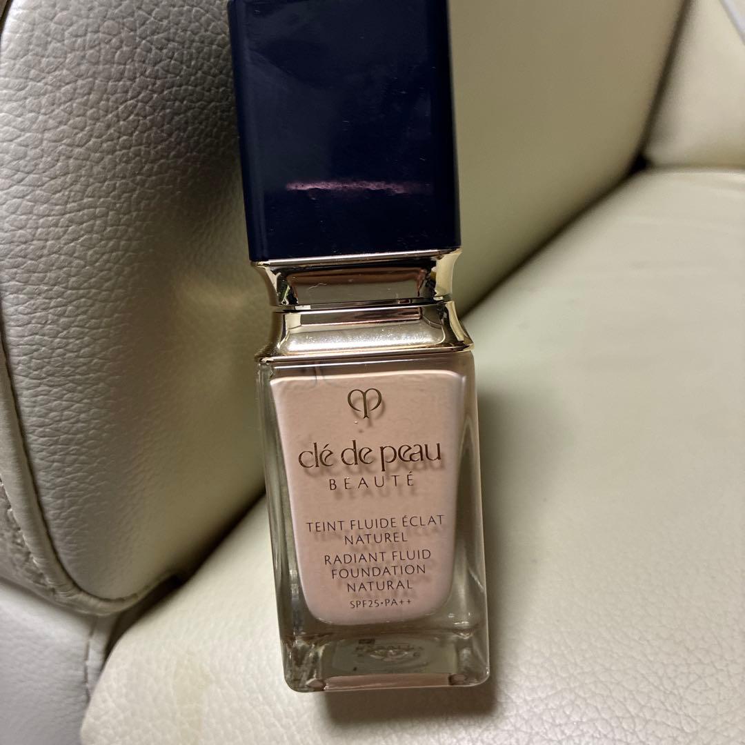 クレ・ド・ポー　ボーテ　タンフリュイドエクラ　ナチュレル