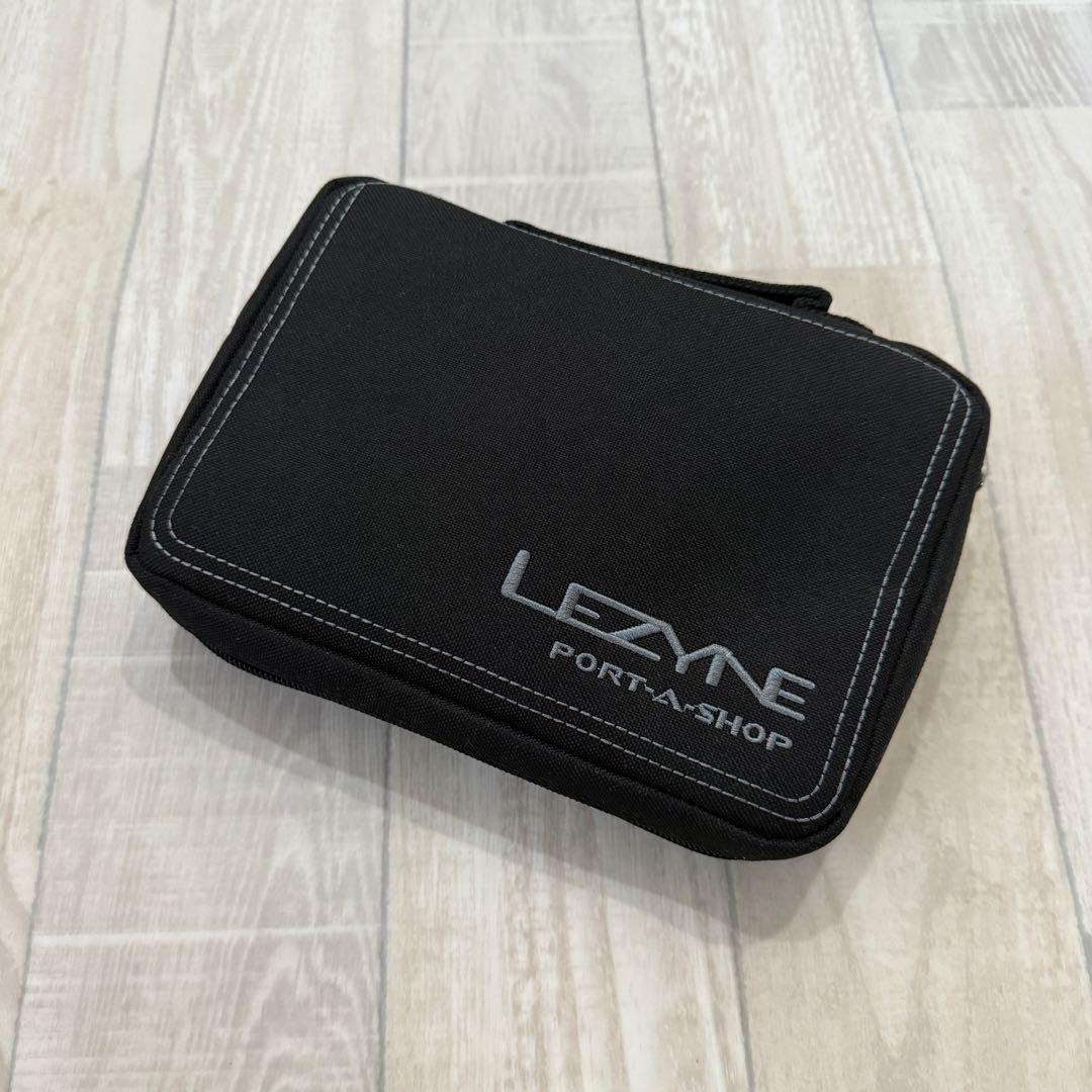 【新品・タグ付】LEZYNEの多機能ツールキット、ブラックのジッパーケース