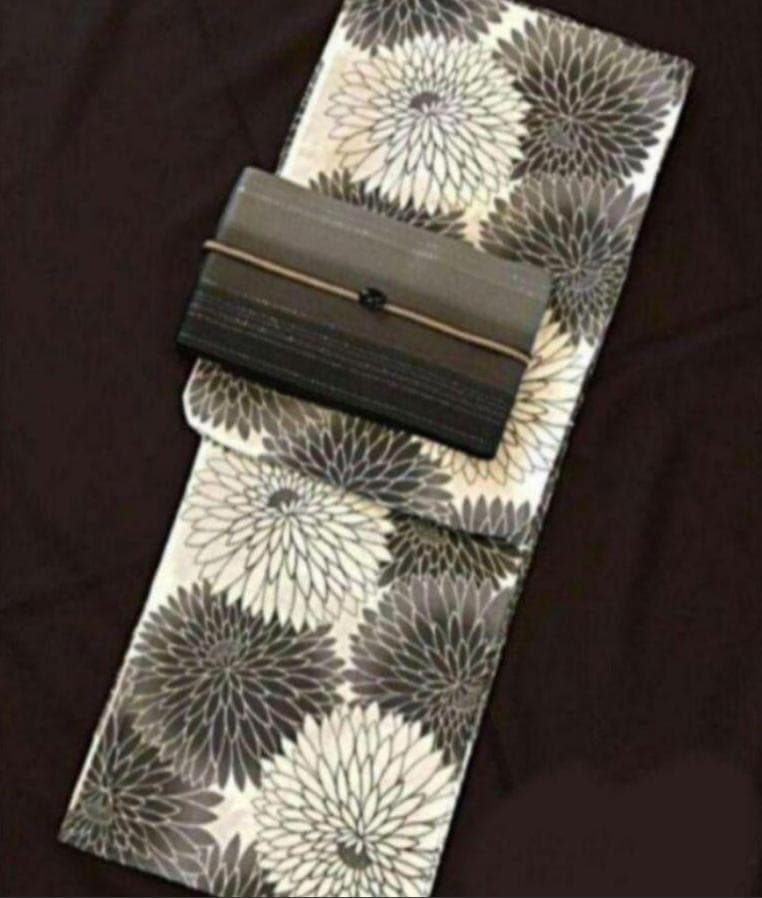 ◆大人浴衣◆上品高貴な丸菊づくし狢菊涼し浴衣◆新品　呉服店購入 大正ロマン　黒系