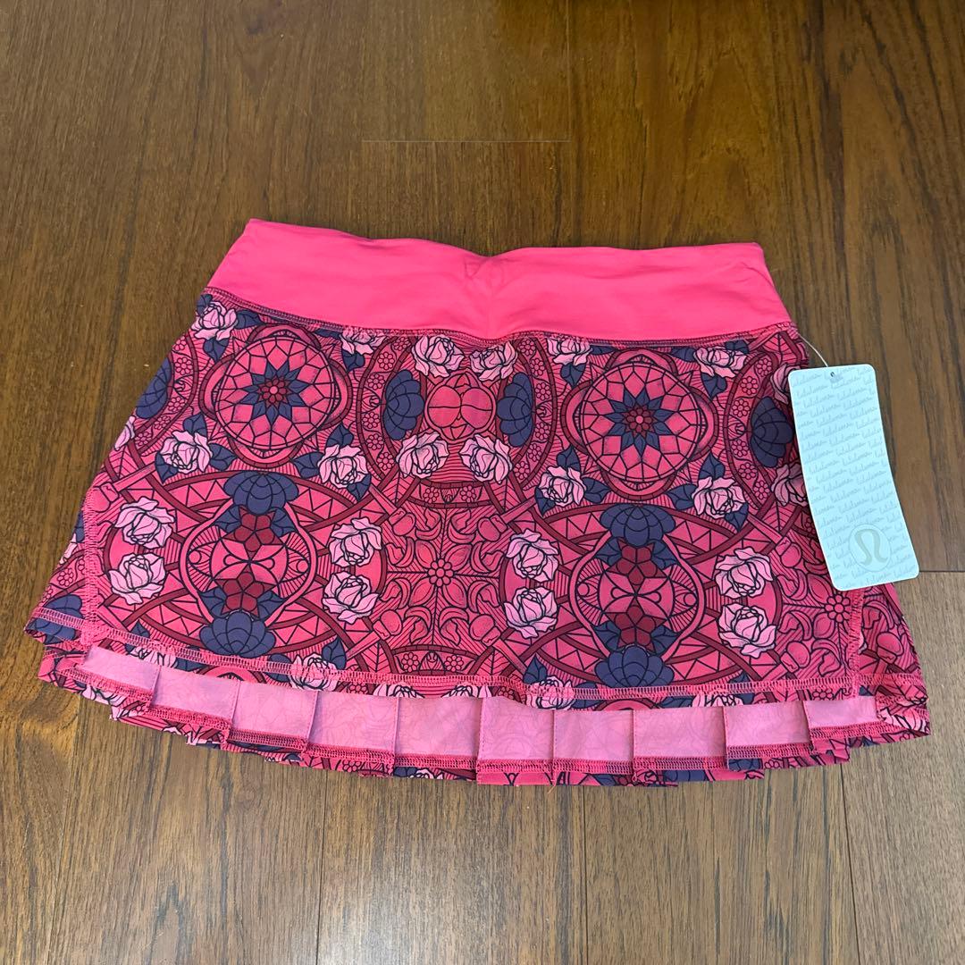 入手困難☆新品未使用　ルルレモン　スコート