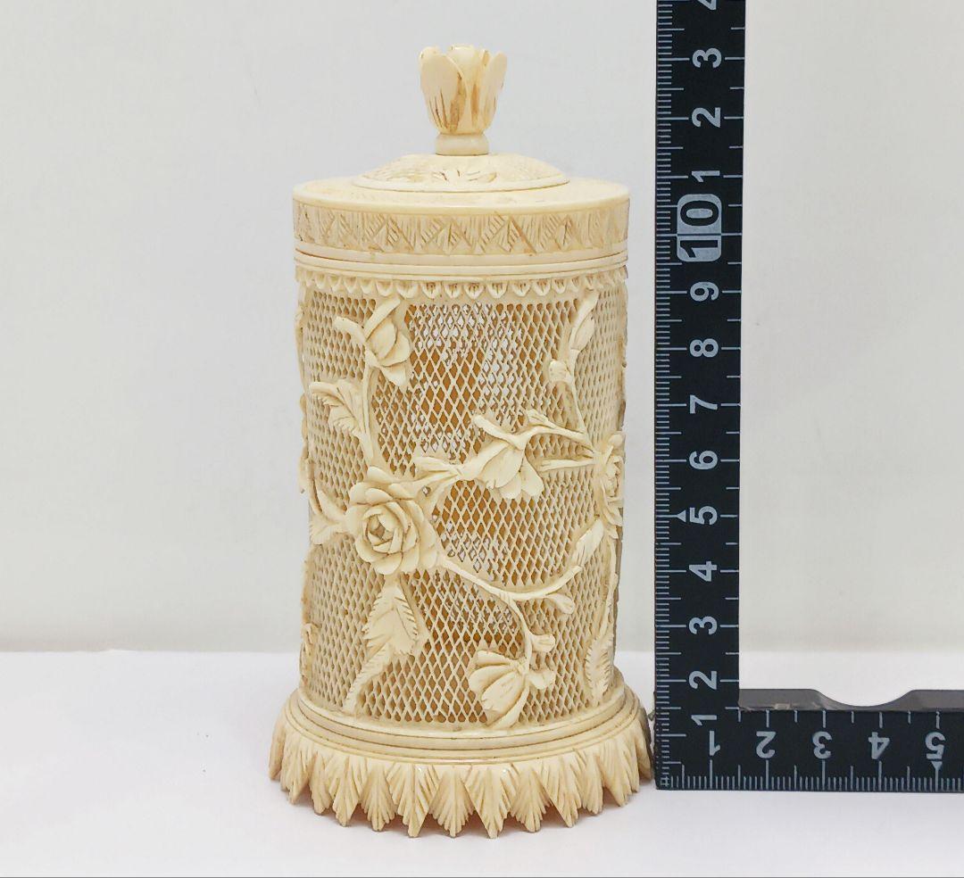 Y2556 高級彫刻 透かし彫り 花彫刻 蓋物 総重量89.7g