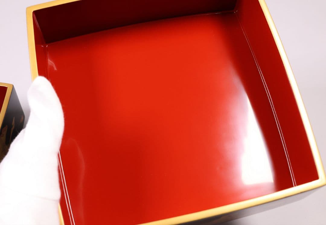 【MA941】輪島塗 宝尽くし蒔絵 二段重 木製漆器 漆芸 重箱 金蒔絵 黒 朱