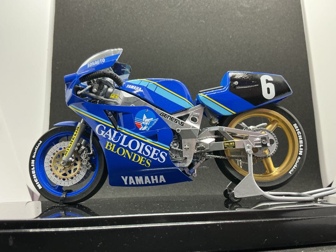 ②ソノートヤマハFZR750 クリスチャン・サロン プラモデル完成品