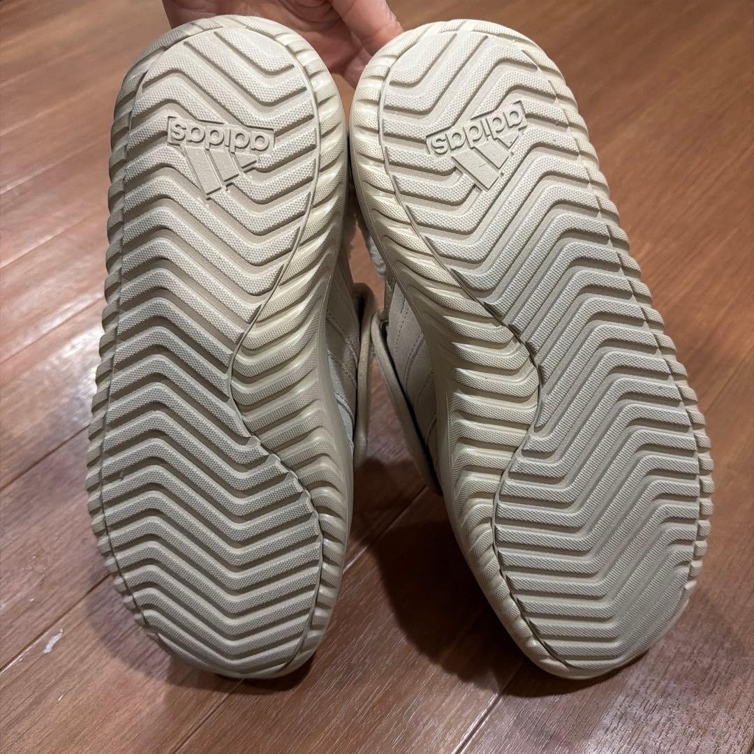 ボア付きベージュサボサンダル