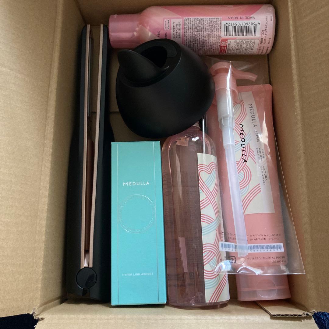 2月11日まで　MEDULLA シャンプー・トリートメント・ヘアアイロンセット