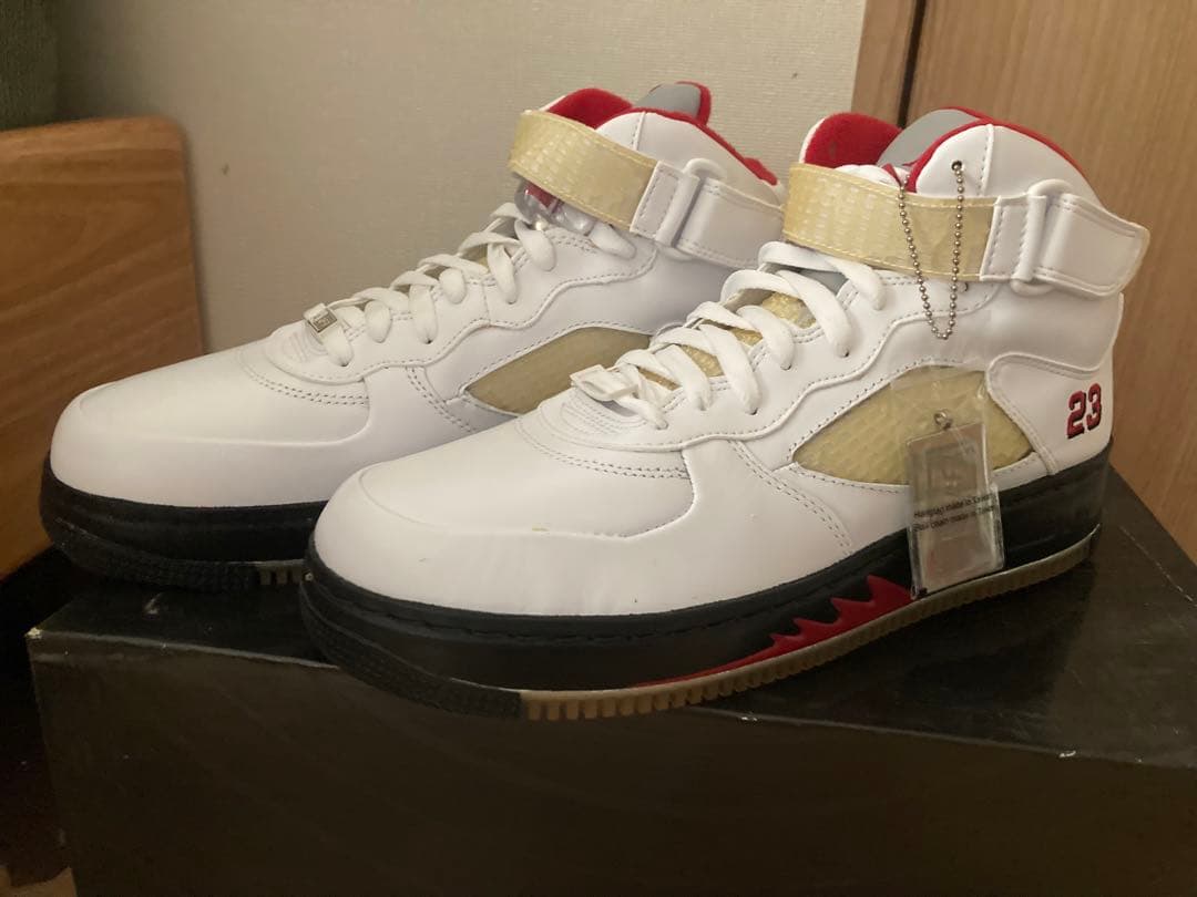 流川着用カラー Nike Air Jordan 5 & air force1