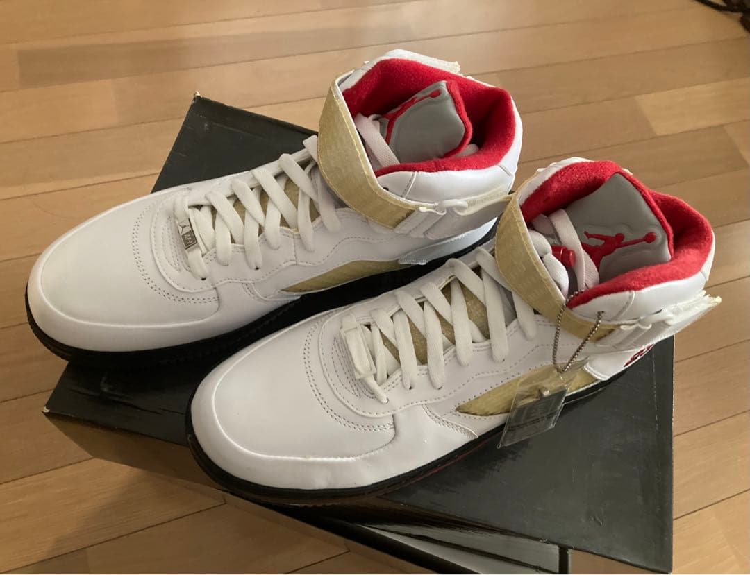 流川着用カラー Nike Air Jordan 5 & air force1