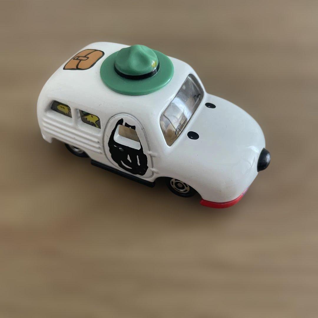 PEANUTS 50周年記念　トミカ　スヌーピー　SNOOPY 車　TOMICA