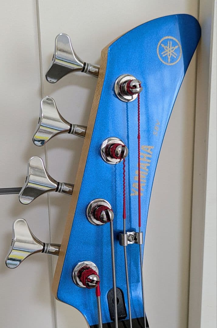 YAMAHA ヤマハ　SBV550 エレキギター　ブルー　動作未確認