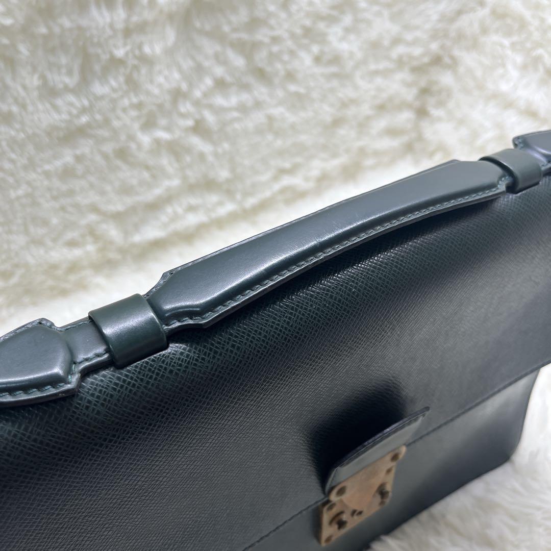 ルイヴィトン タイガ セルヴィエット クラド　タイガ ビジネスバッグ 通勤