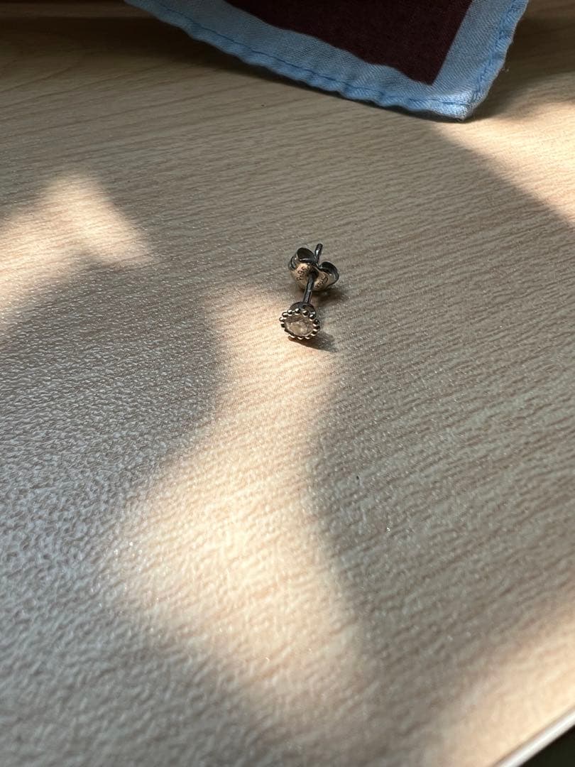 スタージュエリー　フラワーセッティング　プラチナ　ダイヤ　ピアス　片耳