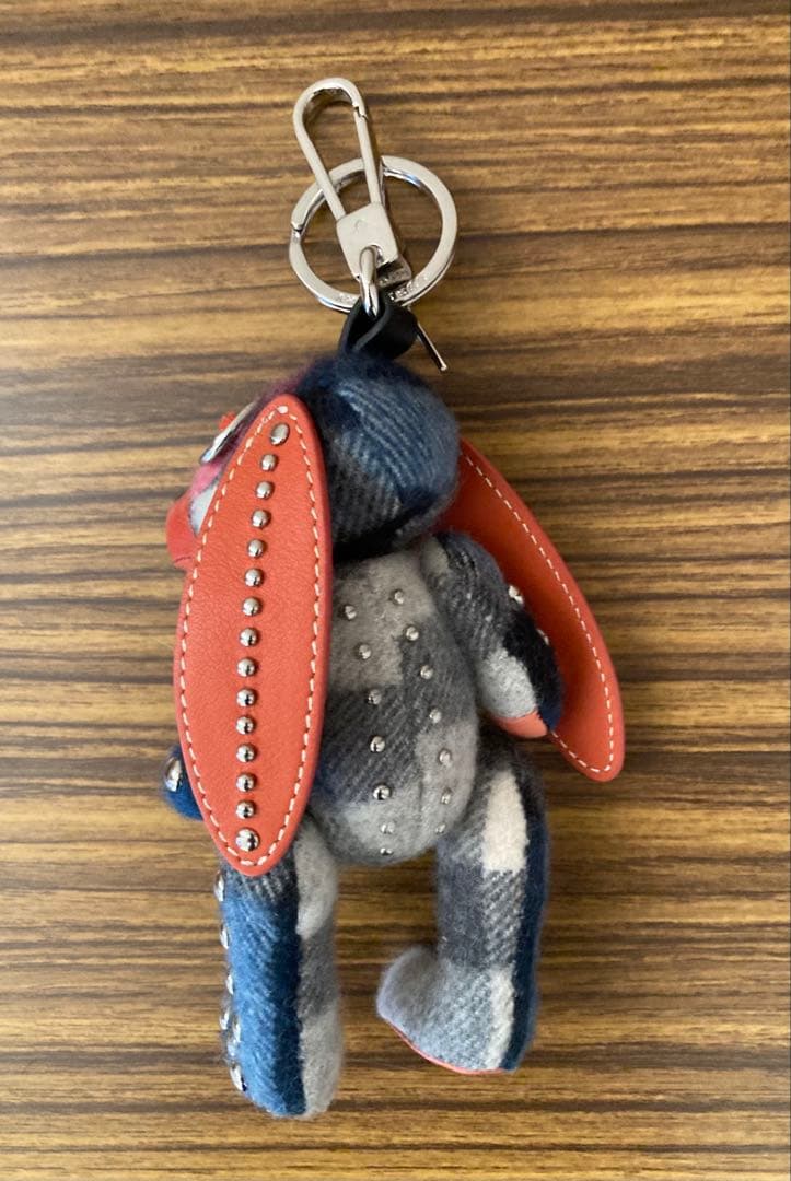 BURBERRY クマ　チャーム