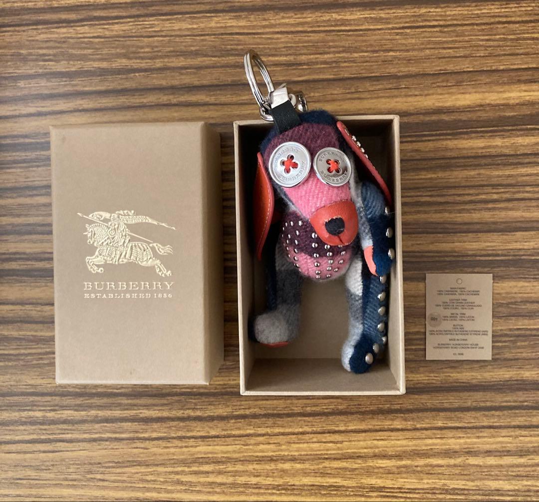 BURBERRY クマ　チャーム