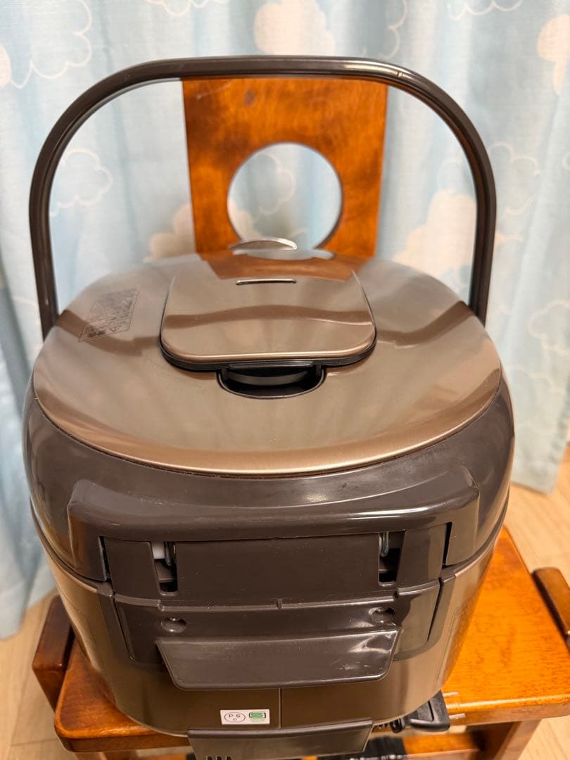 日立 大容量 圧力IH炊飯器 1升炊き 黒厚鉄釜 ライトブラウンRZ-WG18M