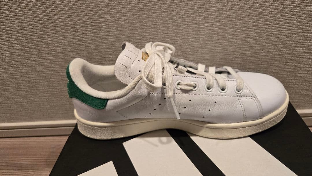 adidas　VELOSTANSMITH 　ホワイト
