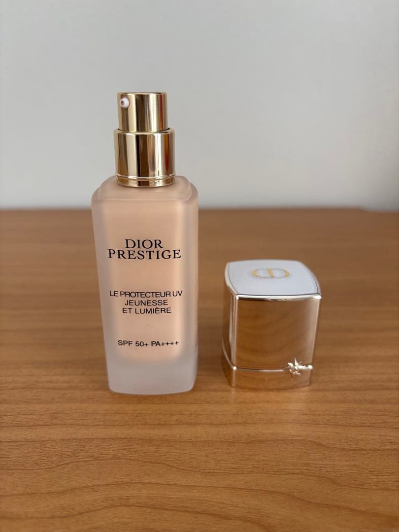 ［国内正規品］DIORプレステージホワイトプロテクターUV ルミエール BB01