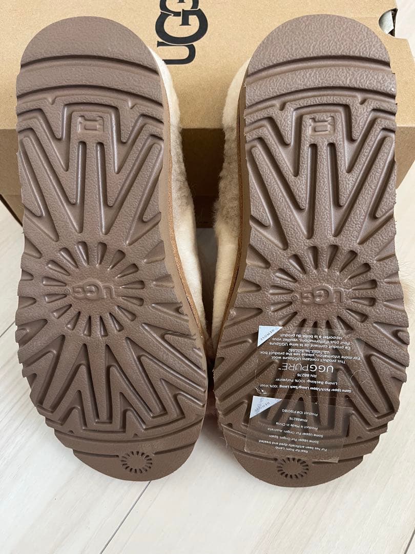 希少新品未使用♬UGG W DIANE WISP ファーサンダル ピンクシューズ