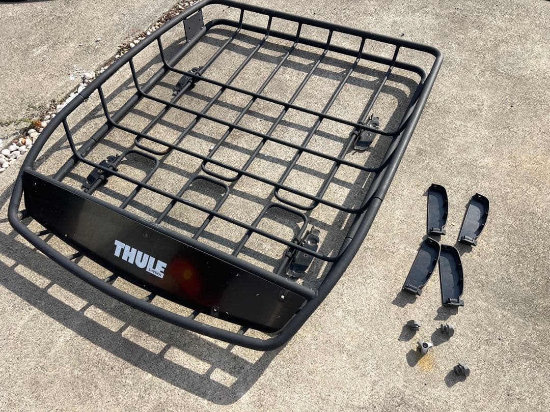 THULEルーフバスケット
