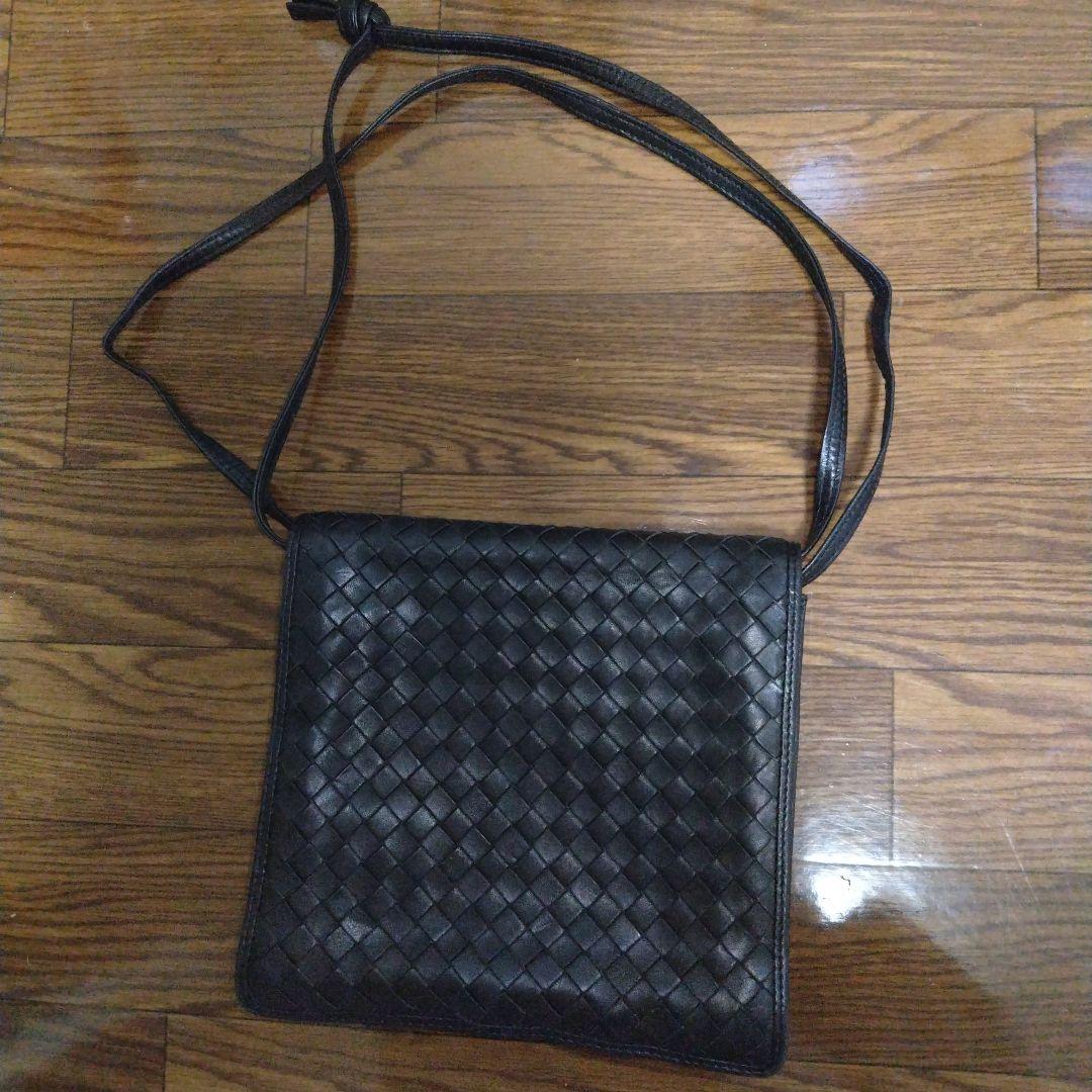 ボッテガヴェネタ イントレチャート 黒 レザー