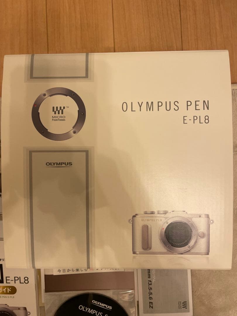 OLYMPUS PEN E-PL8 ホワイト 付属品完備