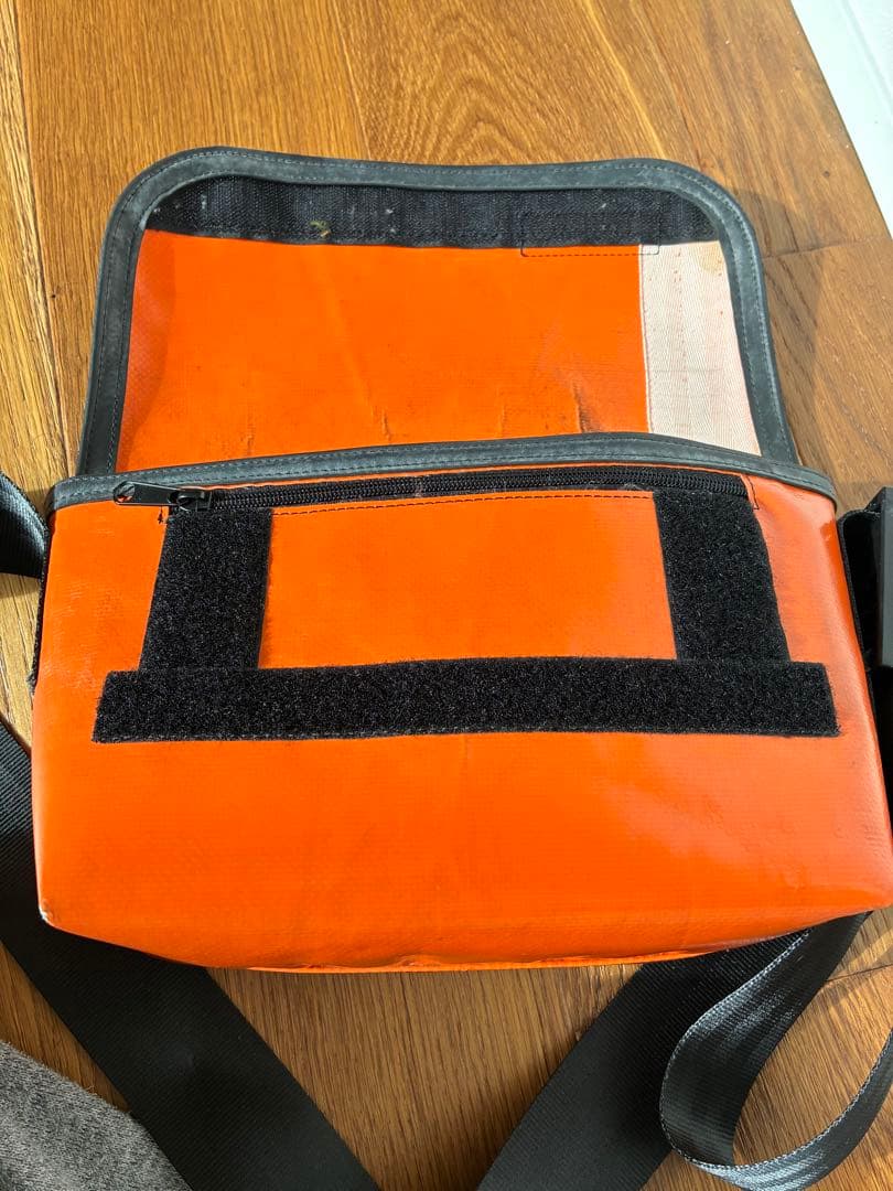 FREITAG オレンジ メッセンジャーバッグ