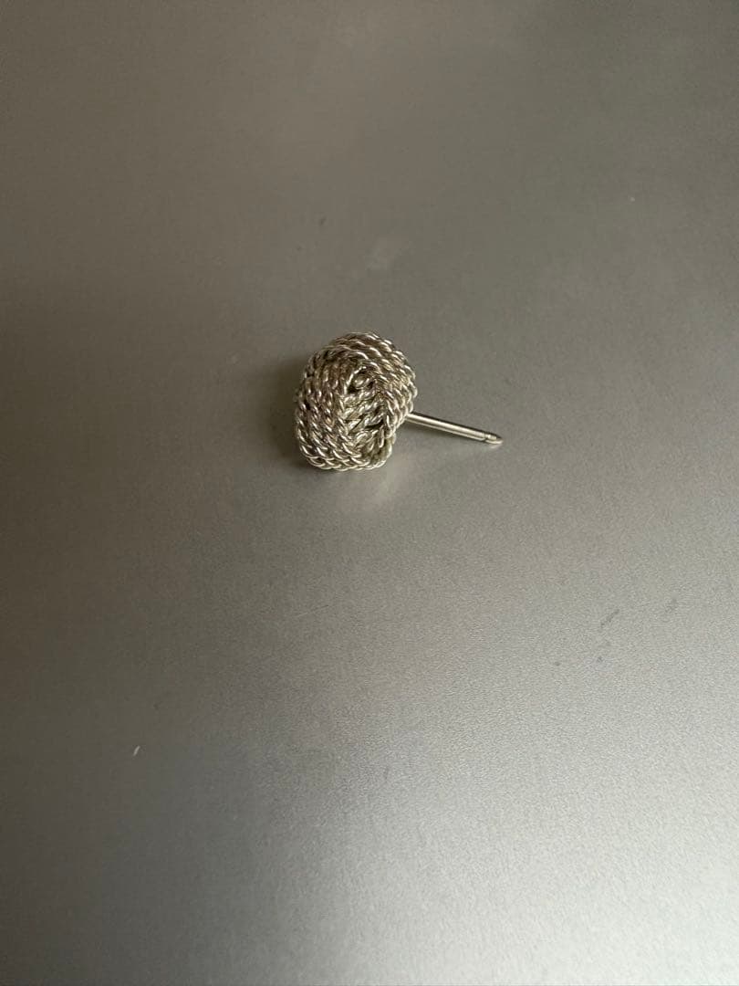 TIFFANY&Co. ティファニー　ツイストノットピアス　片耳(キャッチ付き)