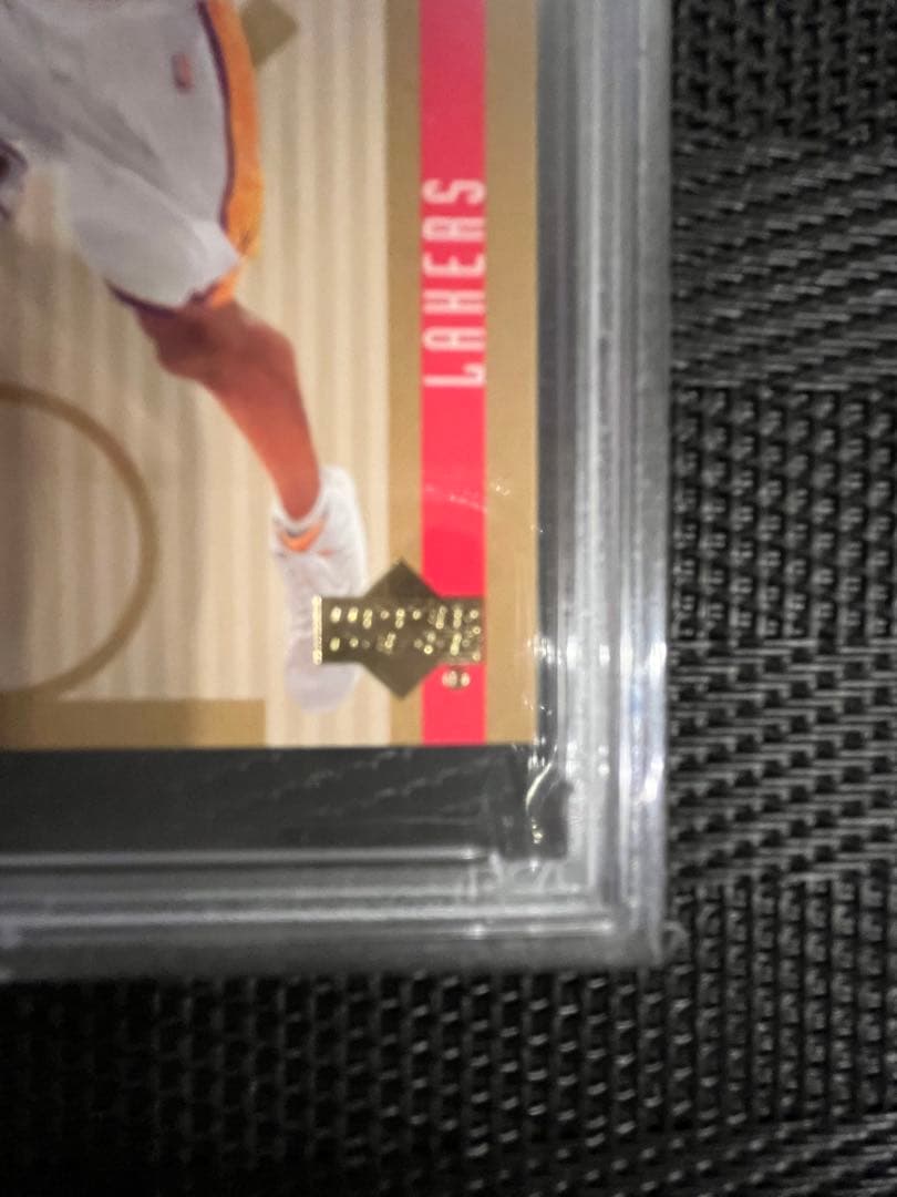 NBA カード コービー ブライアント UD ダイカットインサート PSA 9
