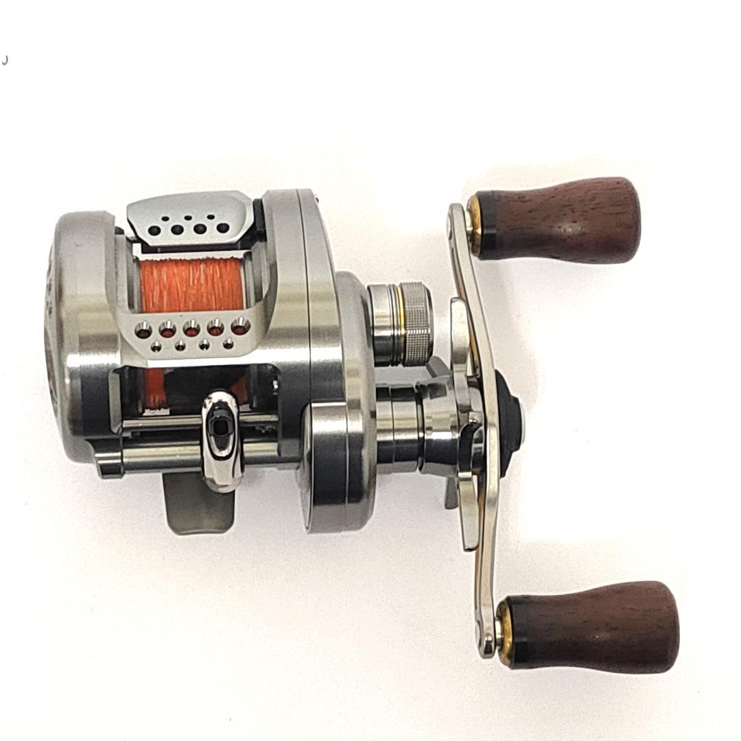 シマノ 17カルカッタコンクエスト BFSHG ハンドルノブ交換 ケース付