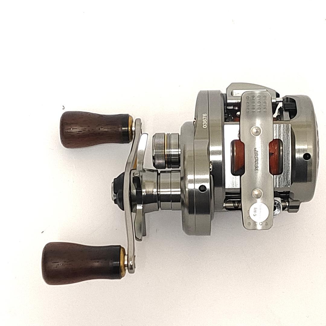 シマノ 17カルカッタコンクエスト BFSHG ハンドルノブ交換 ケース付