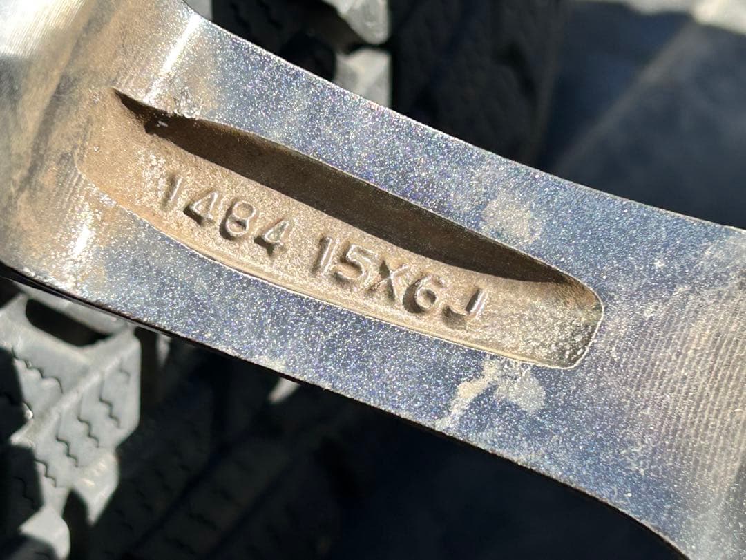 【バリ山！】アルミホイール付スタッドレスタイヤ４本　185/65R15フリード