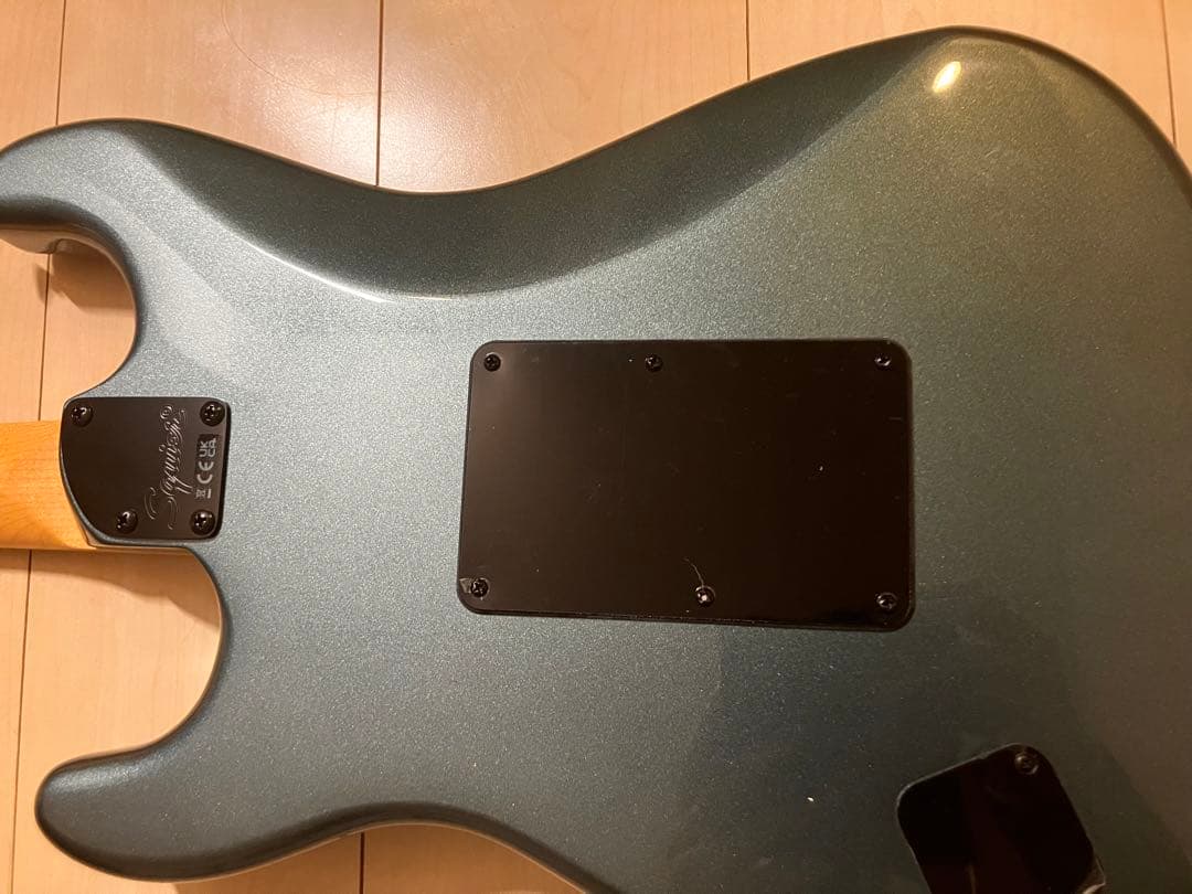 Squier Stratocaster メタリックグレー