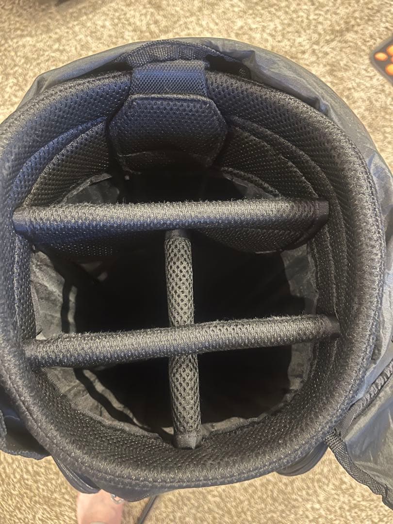 TaylorMade ゴルフバッグ・キャディバッグ 黒/金 最終値下げ❗️