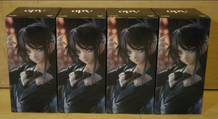 ラウンドワン限定　Adoフィギュア　 Winter ver. 『 4点セット 』