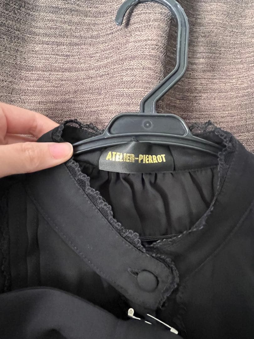 ATELIER PIERROT 立ち襟姫袖シフォンブラウス