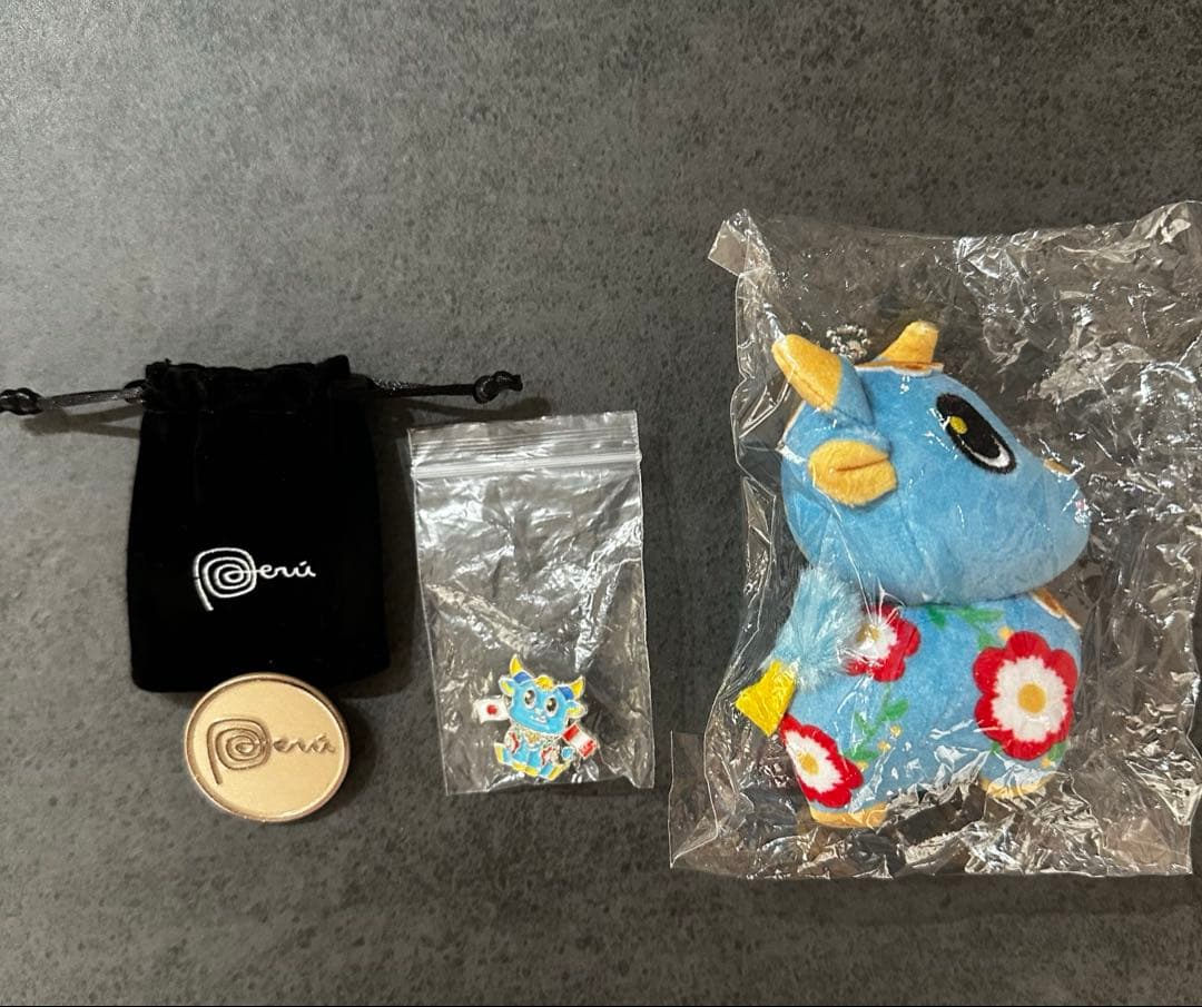 万博　ペルー　パビリオン　ピンバッチ　マグネットピン　ぬいぐるみ　3点セット