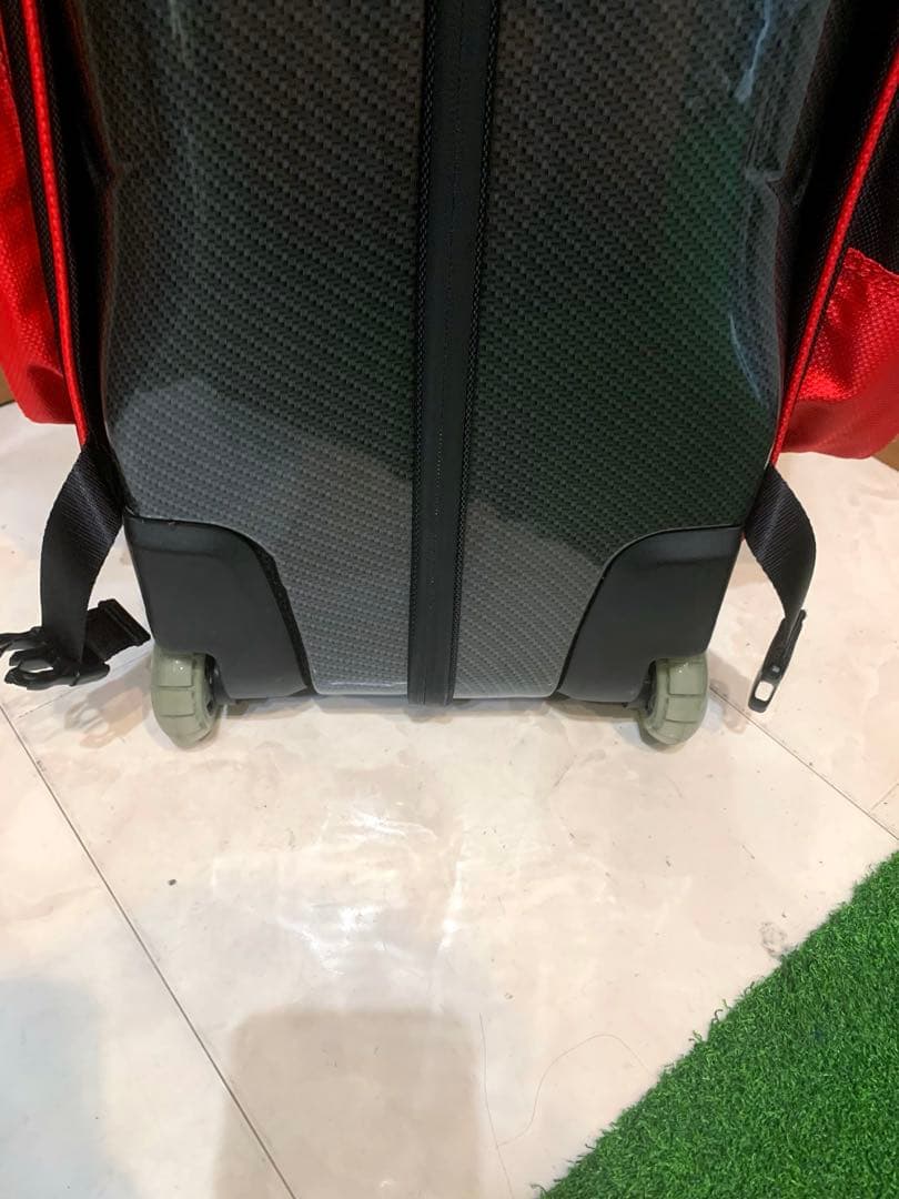 ほぼ未使用　メガゴルフ社 軽量 ネオ ハードケース キャディバッグ　キャスター付