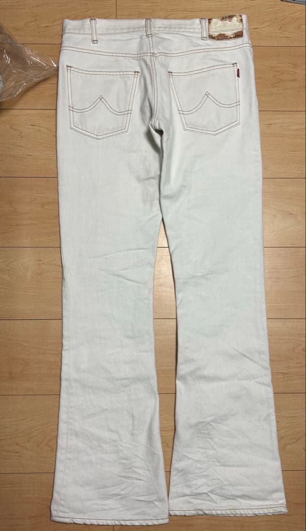 ホワイトフレアデニム　swag brrrsos flexwithme