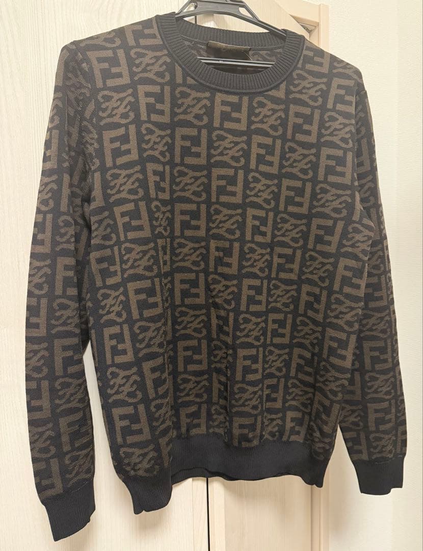 FENDI ロゴパターン ニットセーター