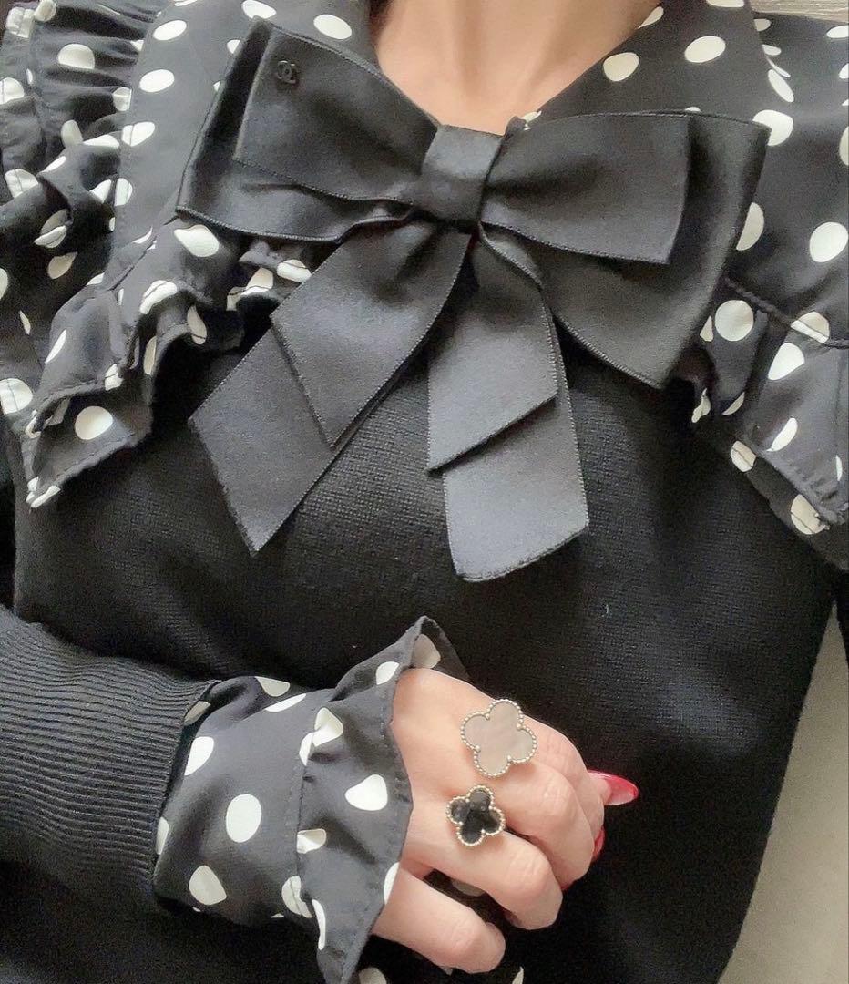 CHANEL ブラック　シルクリボンブローチ