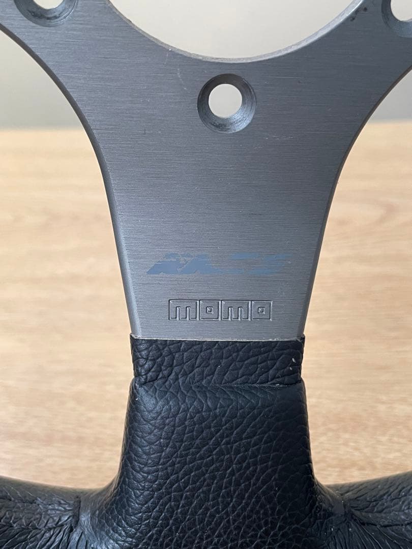 MOMO race 32πモモステアリングハンドル